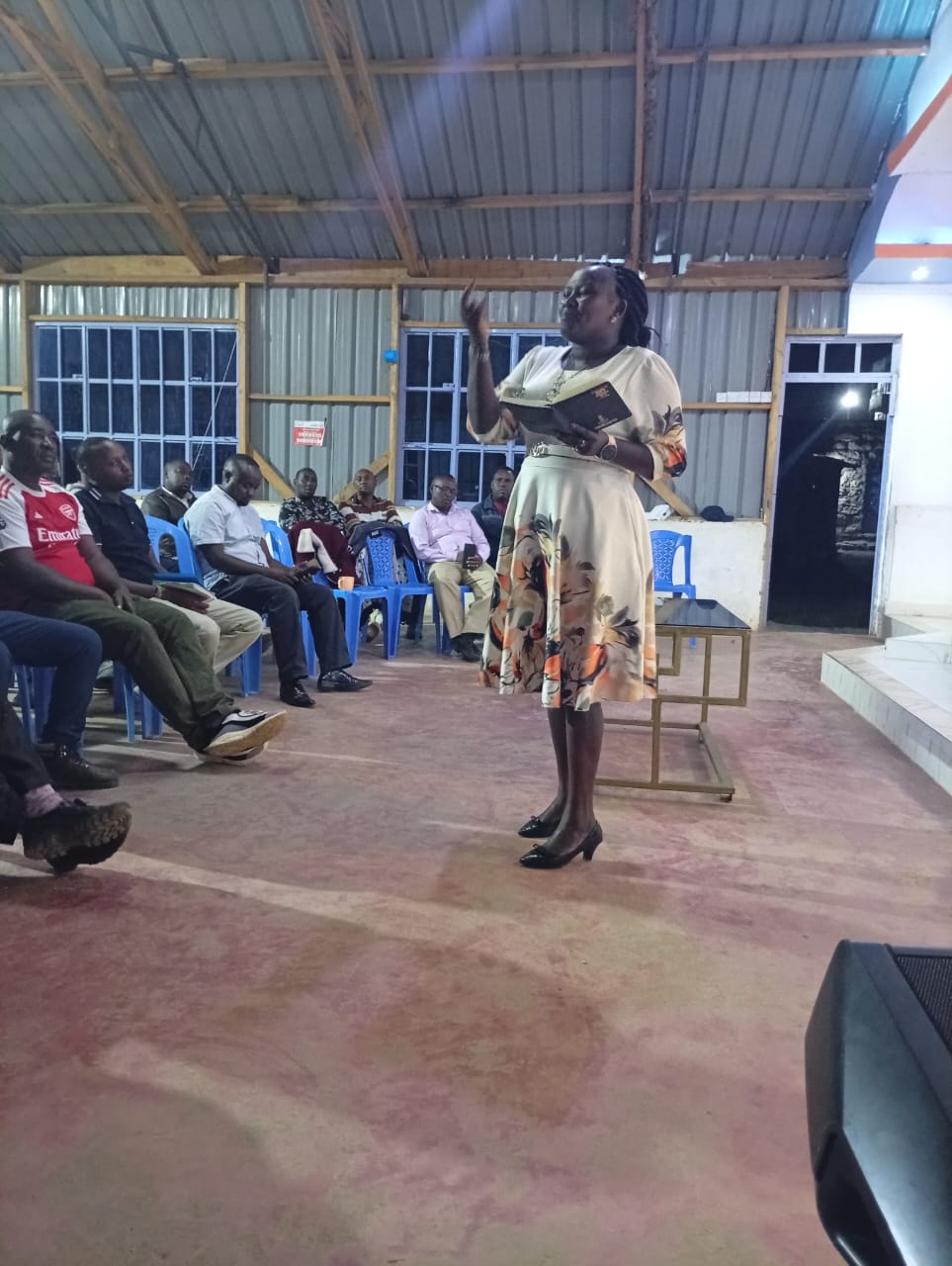 Mercy Njeri addressing a community forum